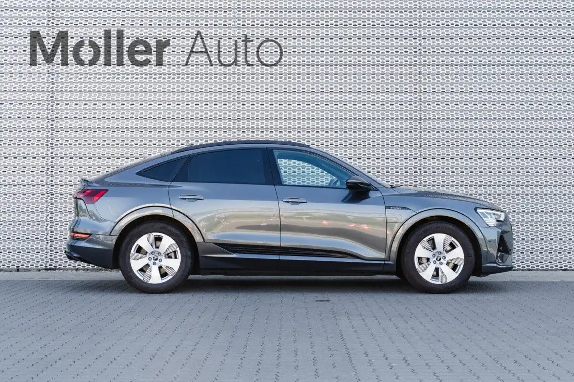 AUDI E-TRON