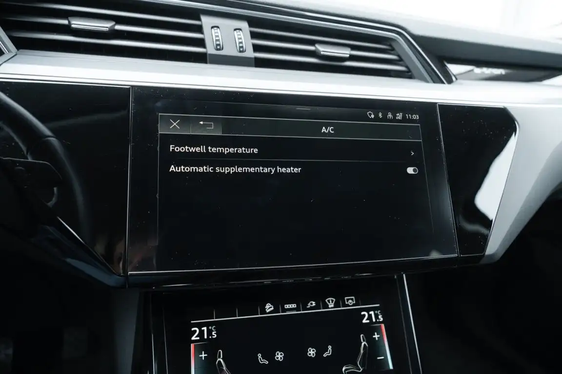 AUDI E-TRON