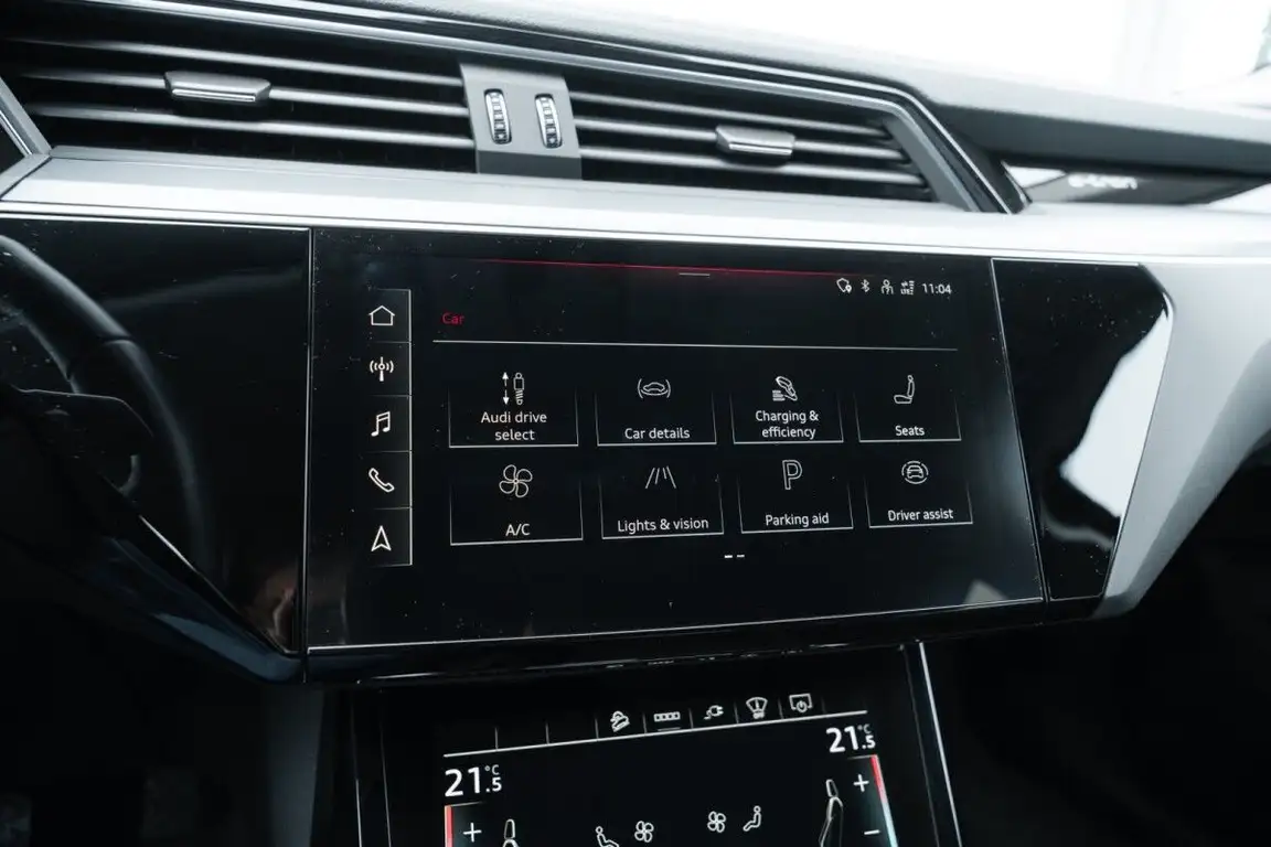 AUDI E-TRON