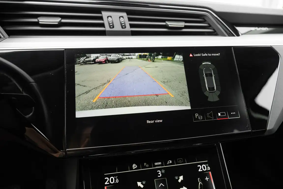 AUDI E-TRON