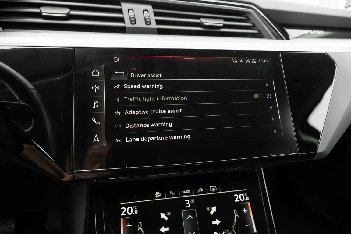 AUDI E-TRON