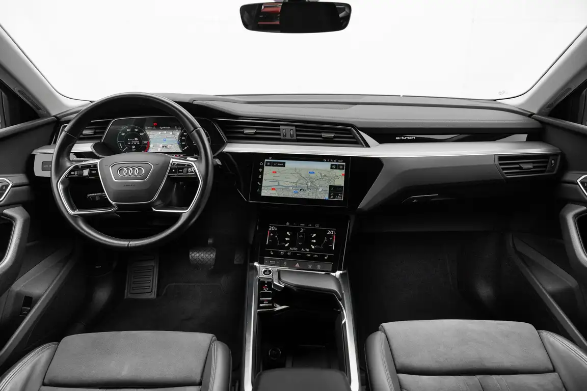 AUDI E-TRON