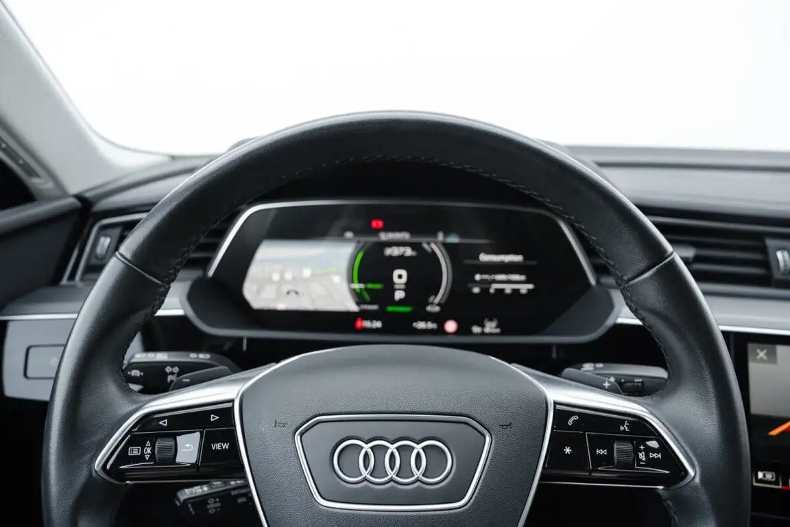 AUDI E-TRON