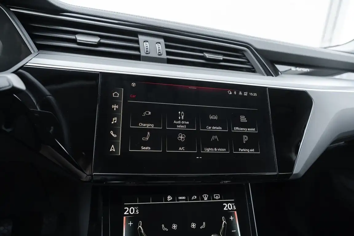 AUDI E-TRON