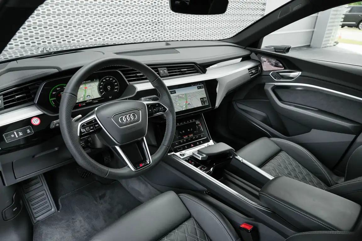 AUDI E-TRON SPORTBACK