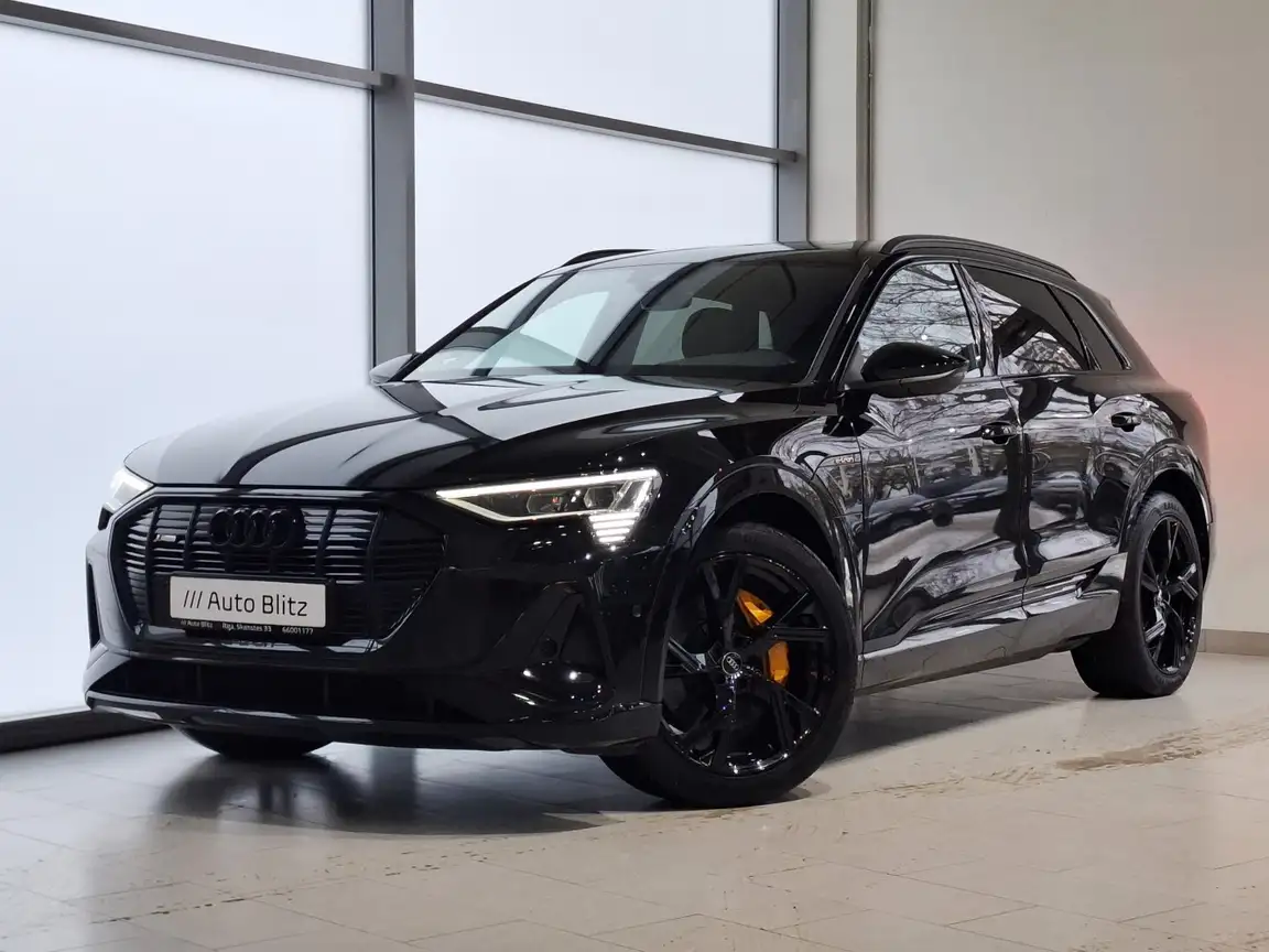 AUDI E-TRON