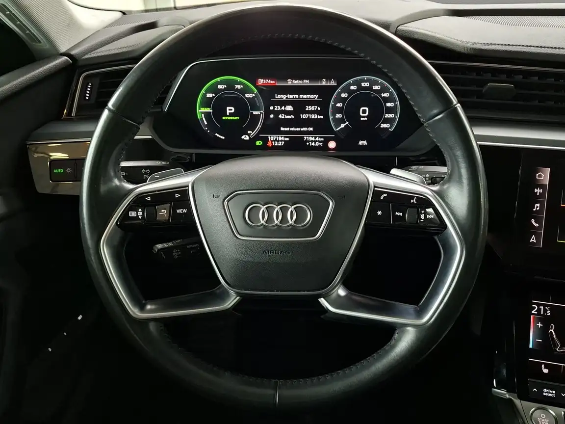 AUDI E-TRON