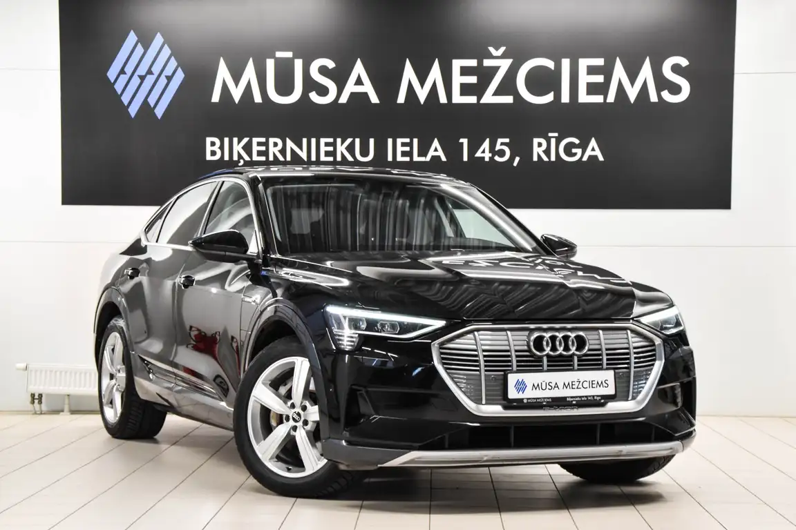 AUDI E-TRON