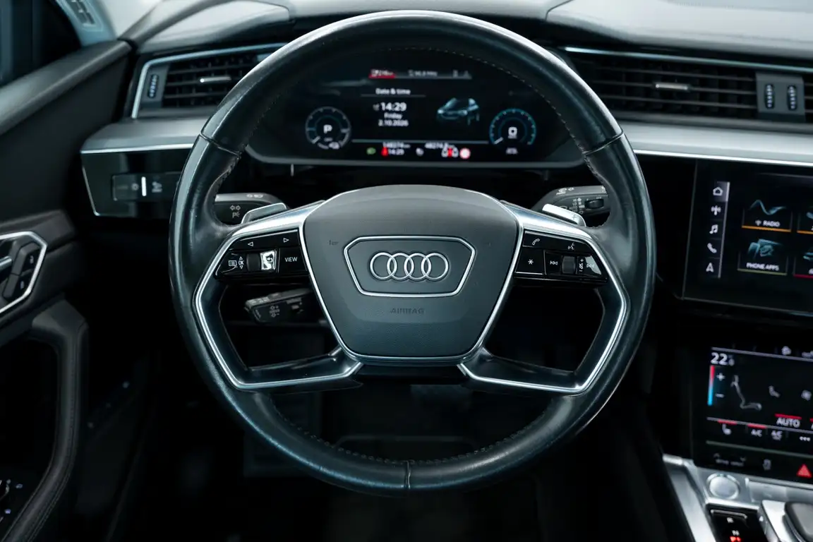 AUDI E-TRON