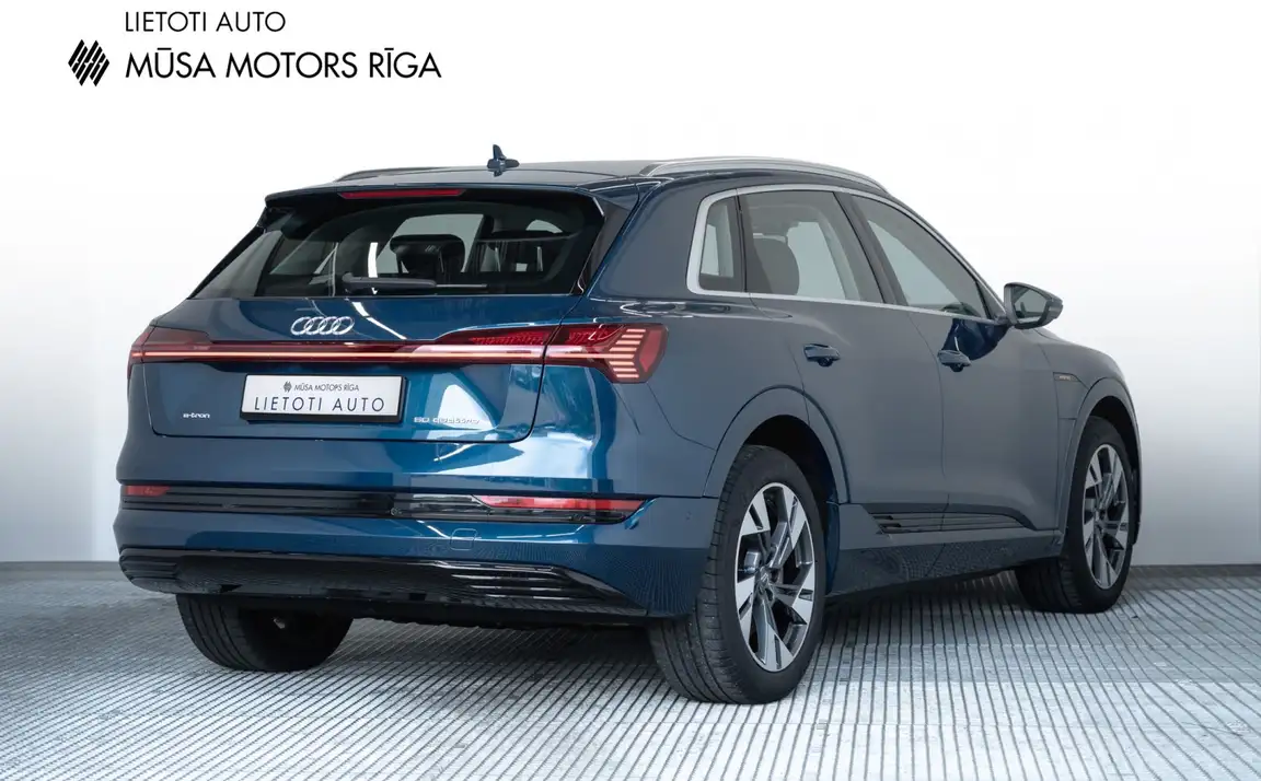 AUDI E-TRON