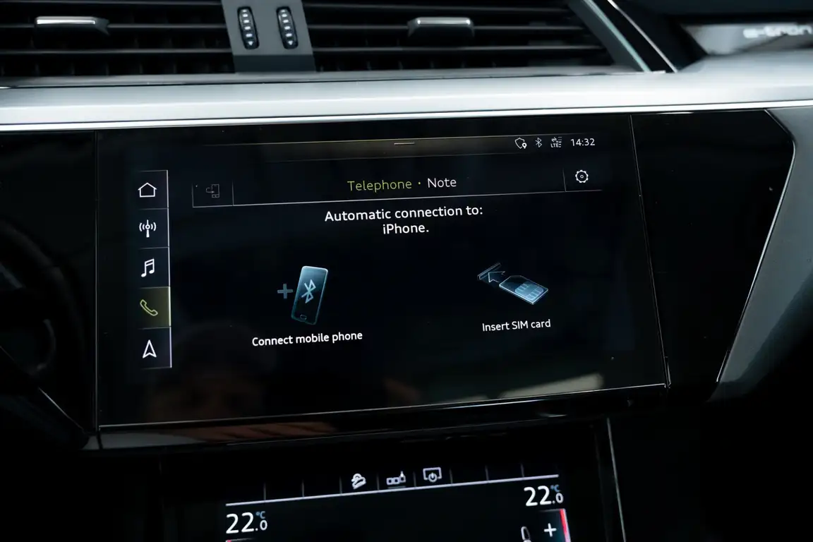 AUDI E-TRON