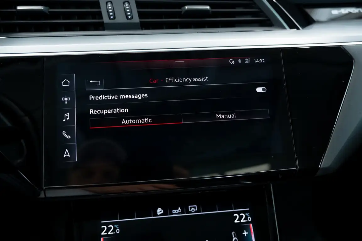 AUDI E-TRON
