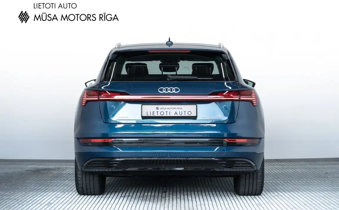 AUDI E-TRON