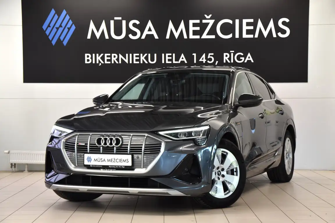 AUDI E-TRON
