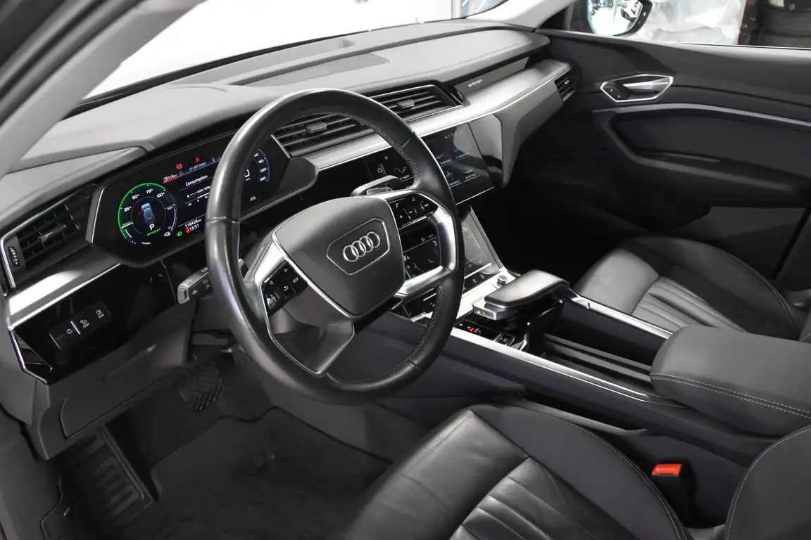 AUDI E-TRON