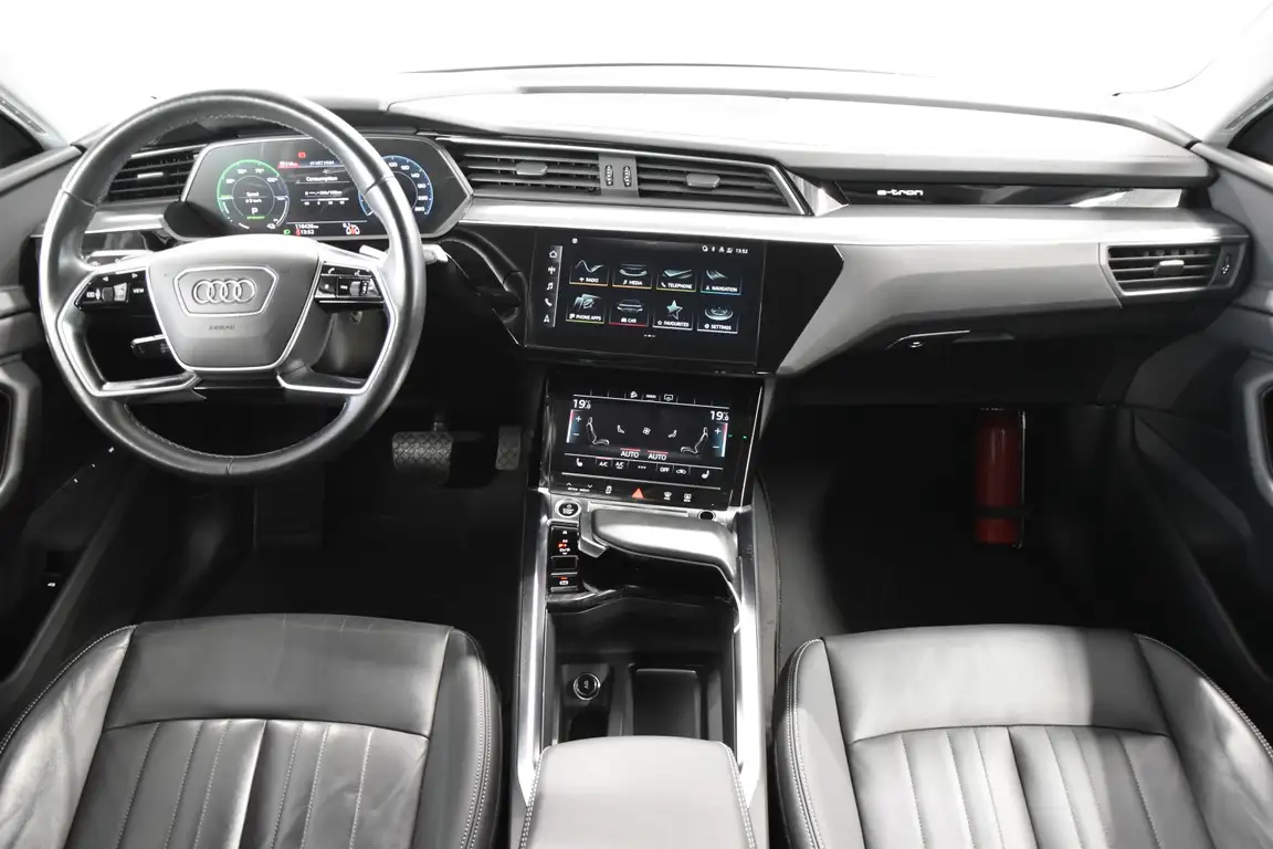 AUDI E-TRON