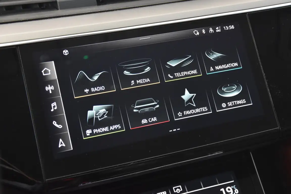AUDI E-TRON