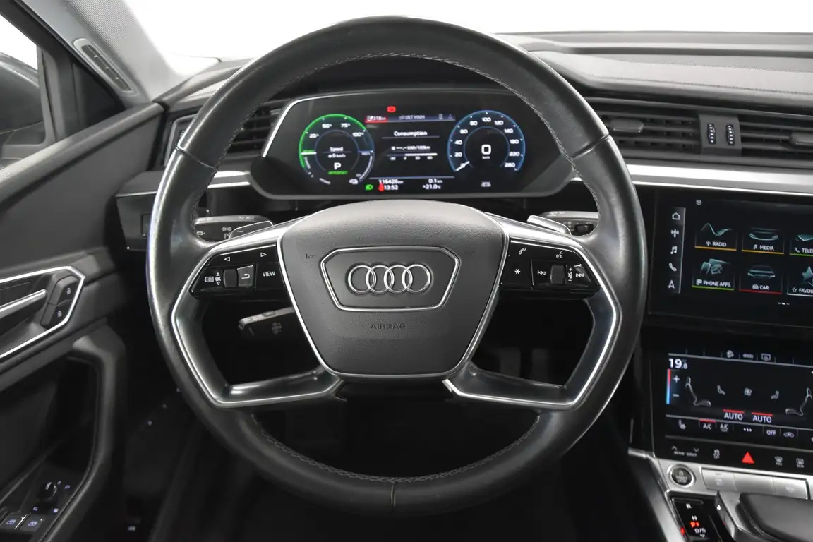 AUDI E-TRON