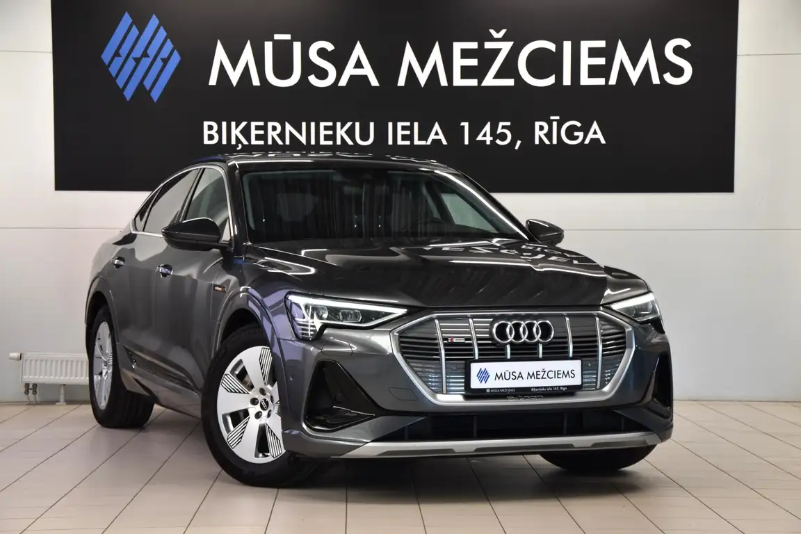 AUDI E-TRON