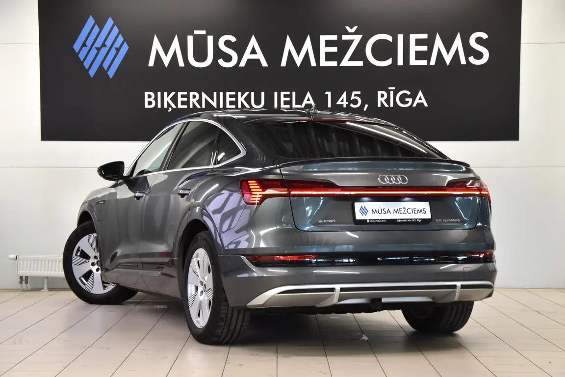AUDI E-TRON