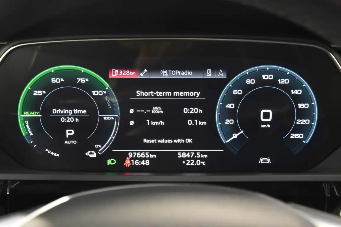 AUDI E-TRON
