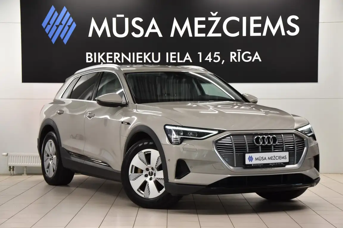 AUDI E-TRON
