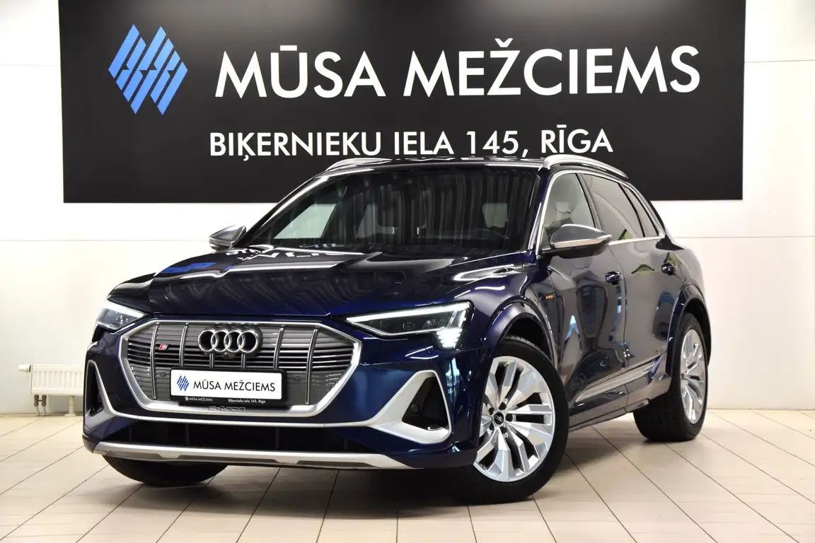 AUDI E-TRON