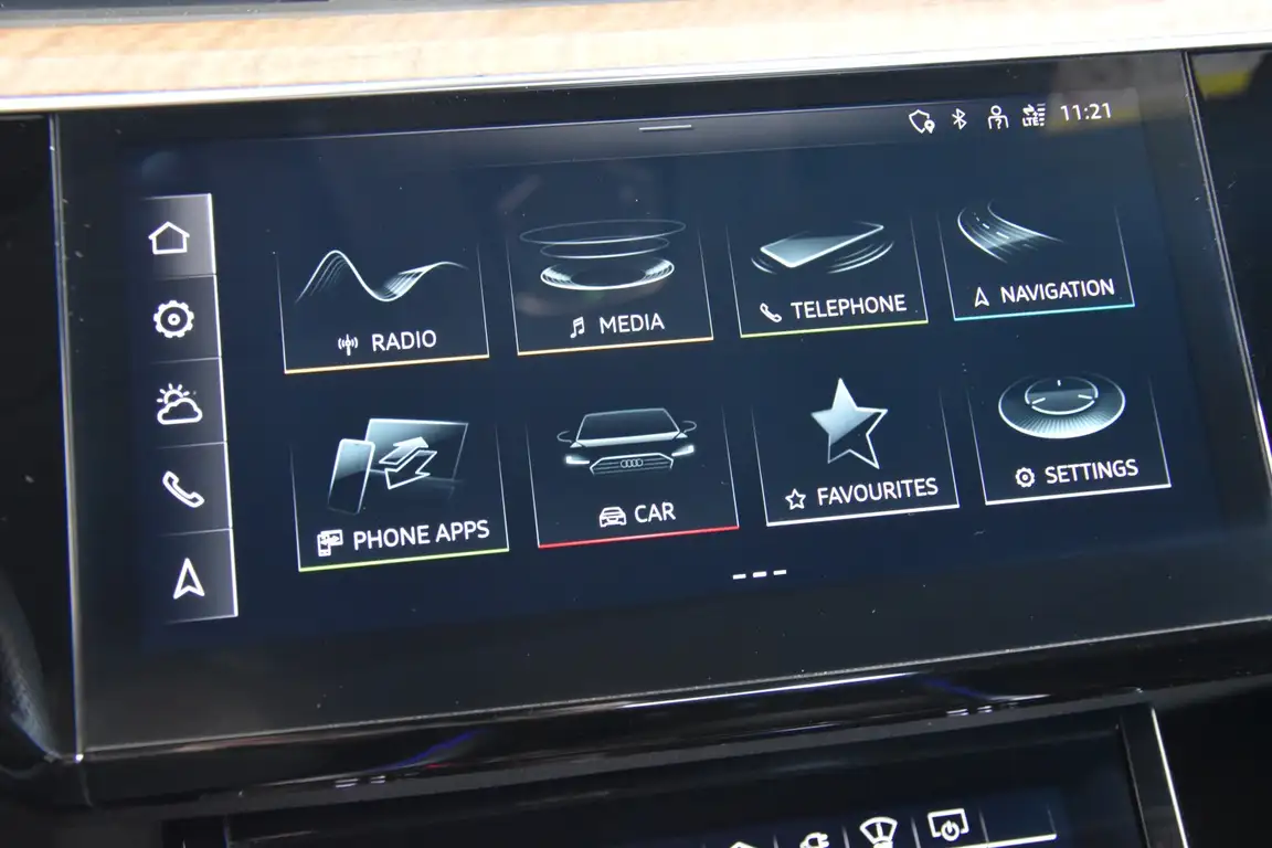AUDI E-TRON