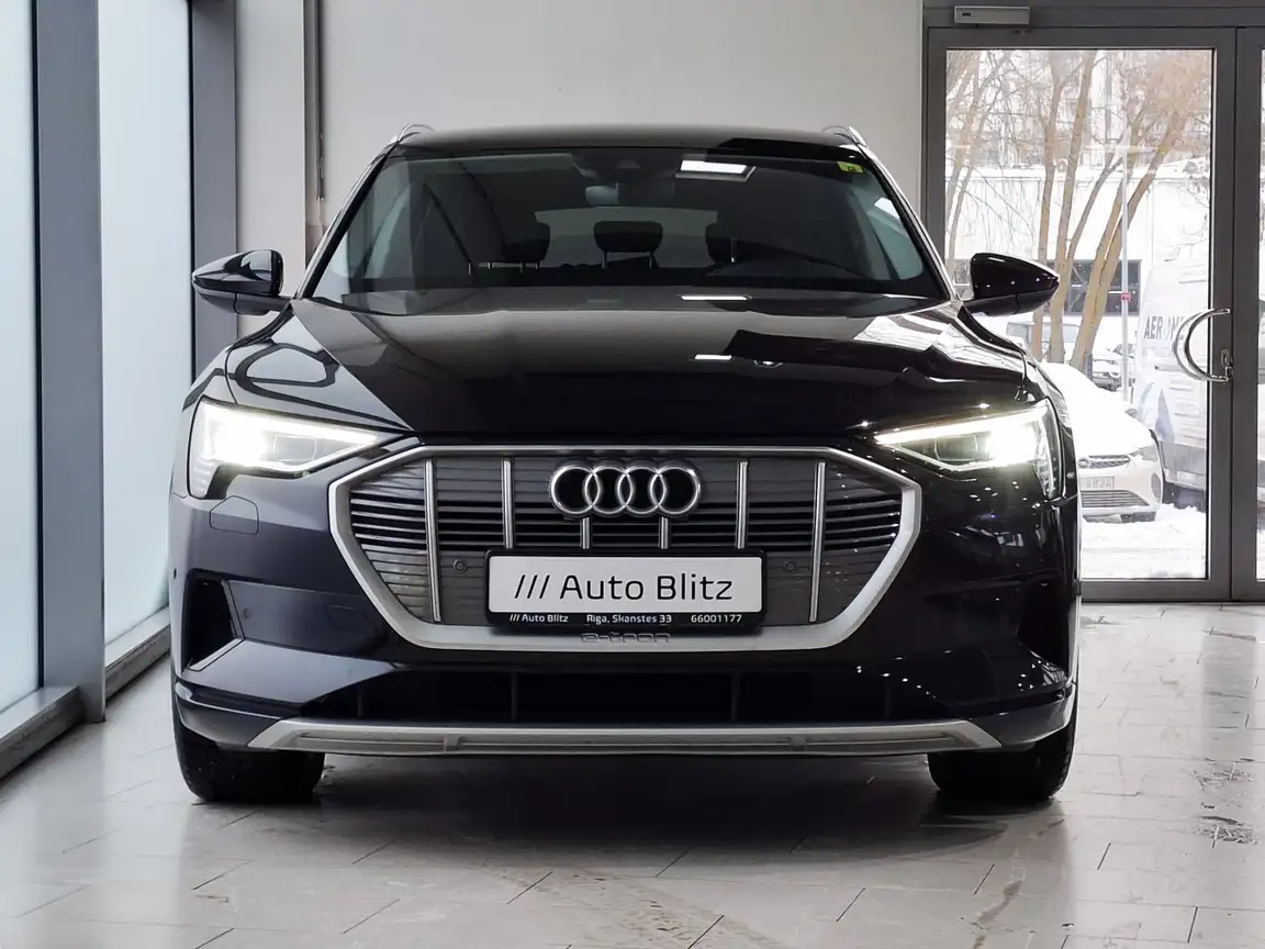 AUDI E-TRON
