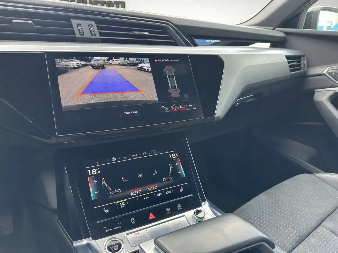 AUDI E-TRON