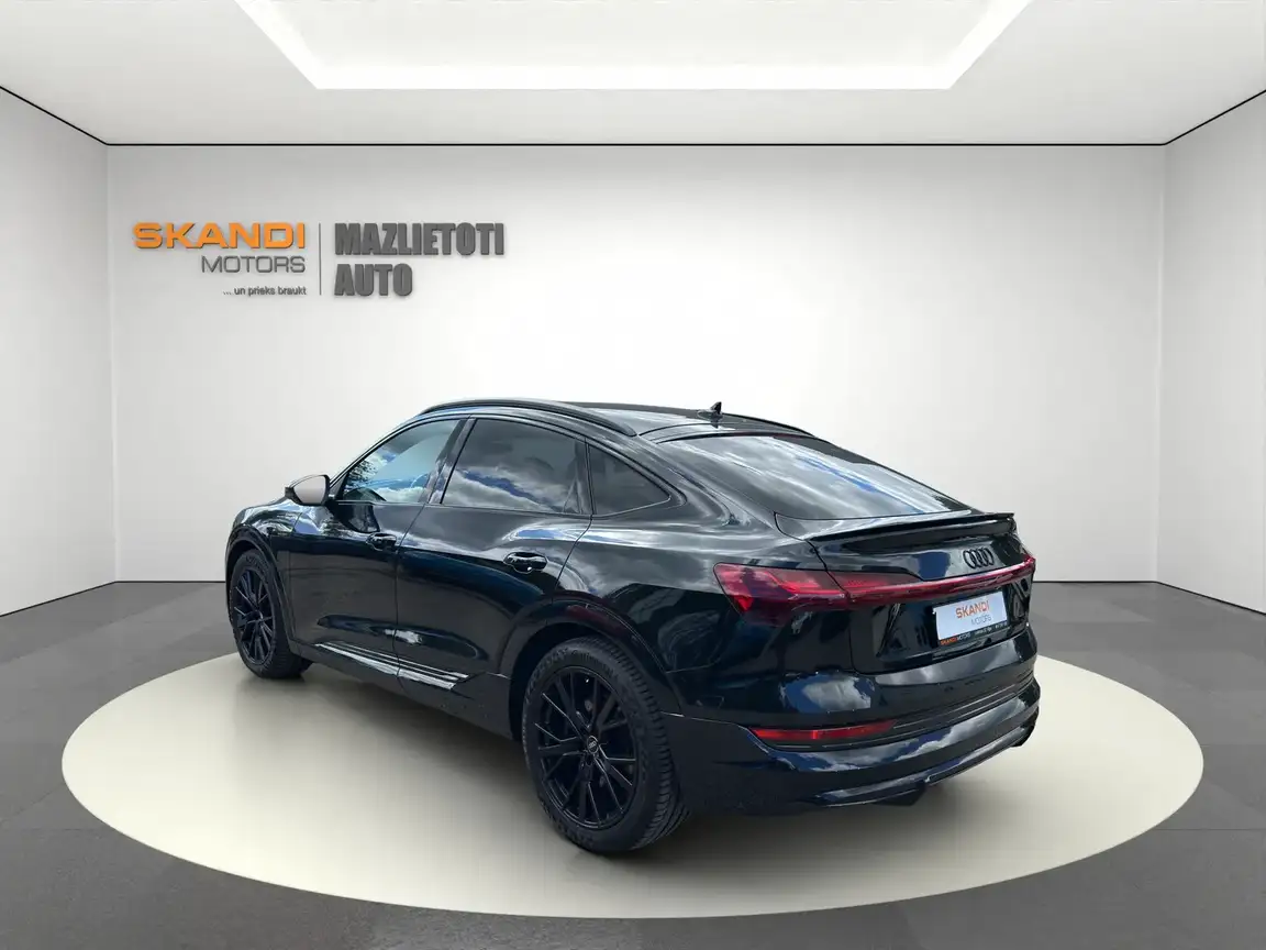 AUDI E-TRON