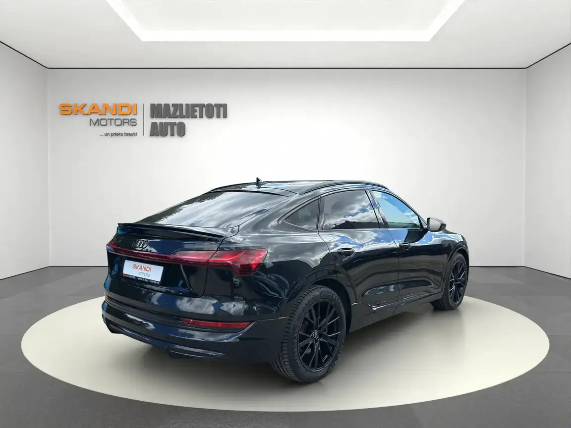 AUDI E-TRON