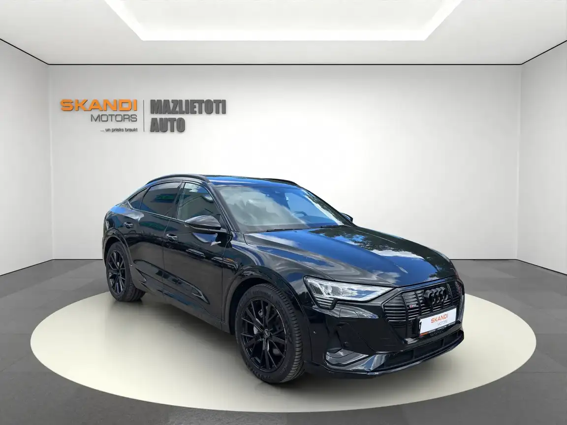 AUDI E-TRON