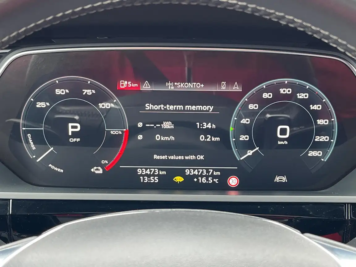AUDI E-TRON