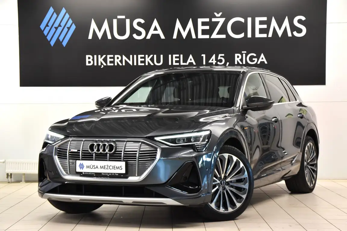 AUDI E-TRON