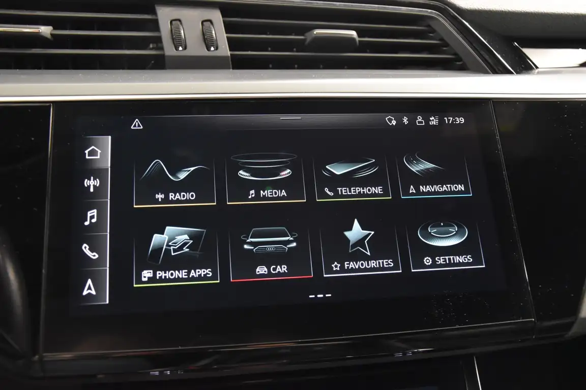 AUDI E-TRON