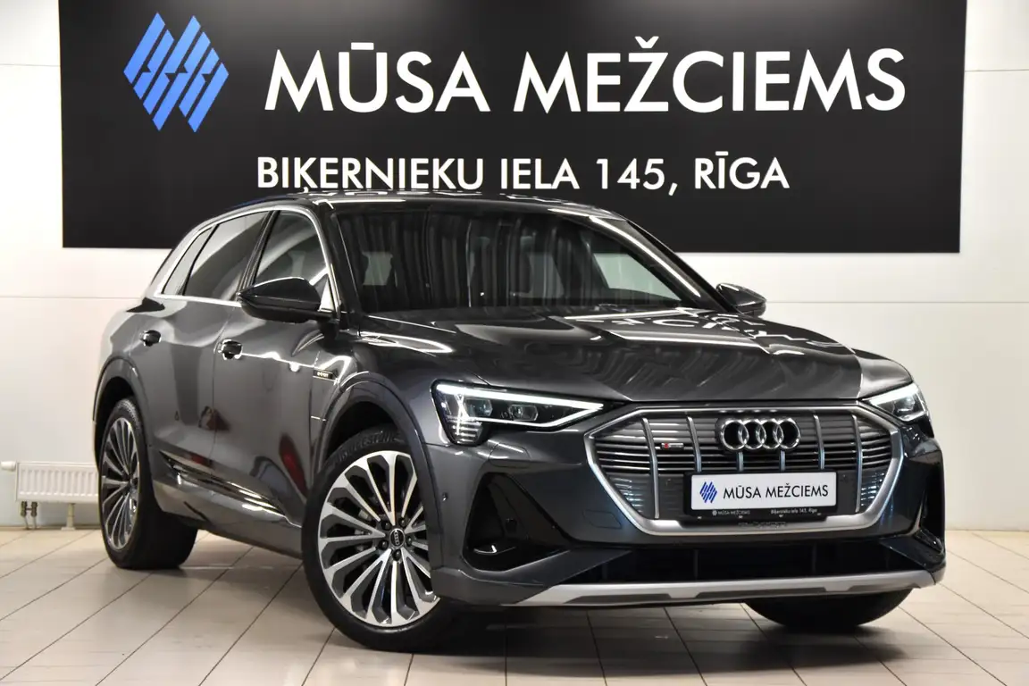 AUDI E-TRON