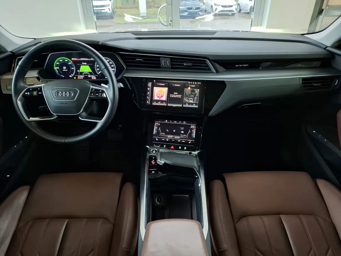 AUDI E-TRON