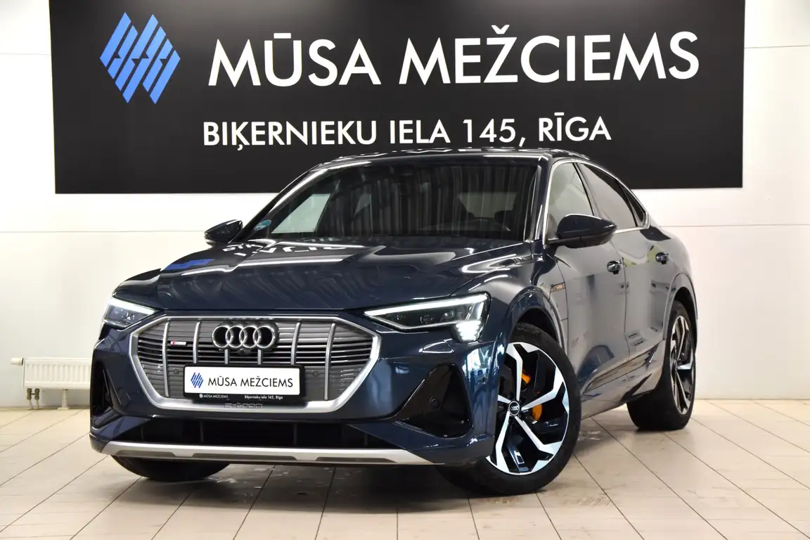 AUDI E-TRON