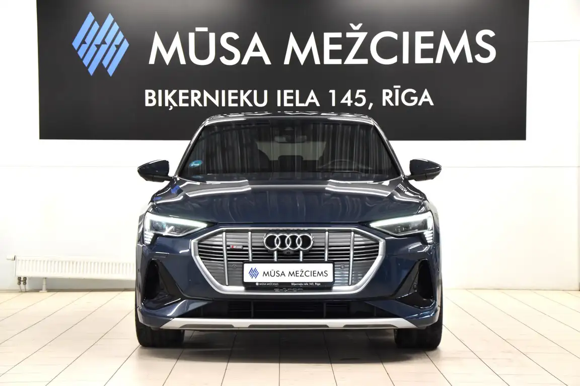 AUDI E-TRON