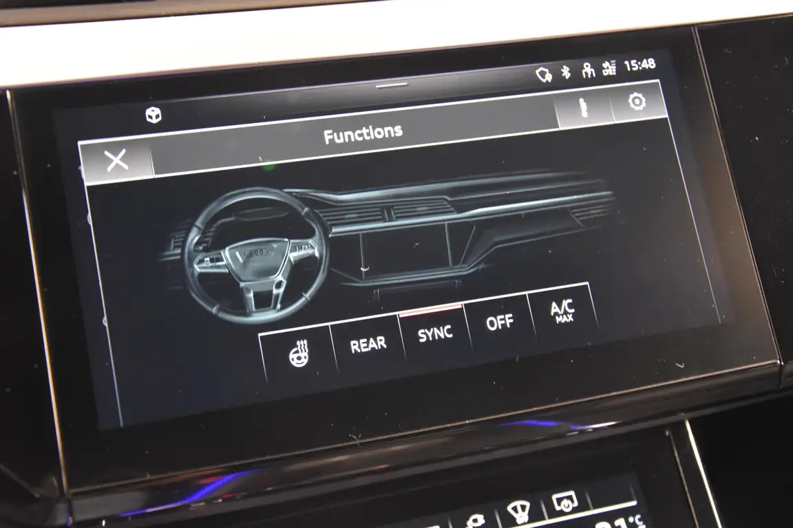 AUDI E-TRON