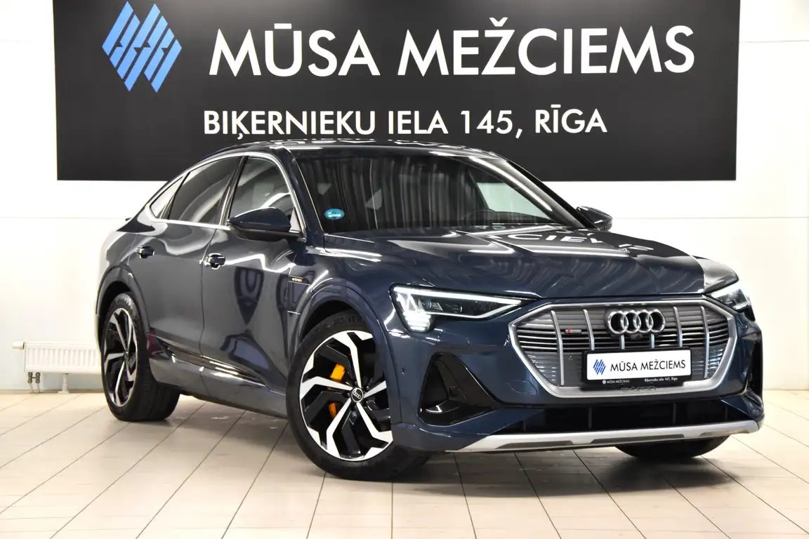 AUDI E-TRON