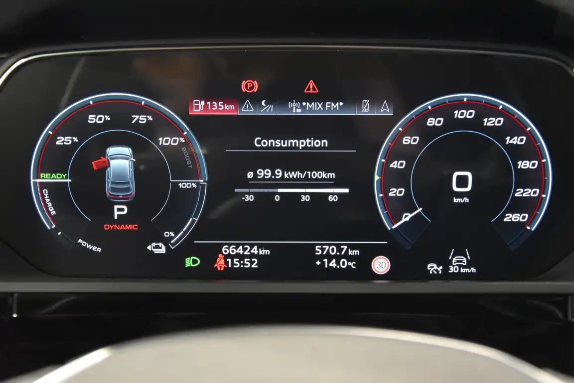 AUDI E-TRON