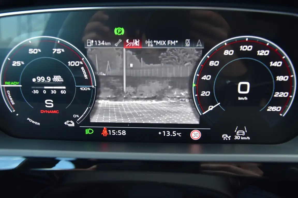 AUDI E-TRON