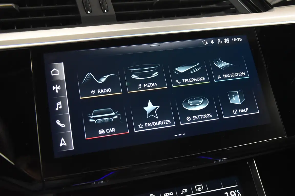 AUDI E-TRON
