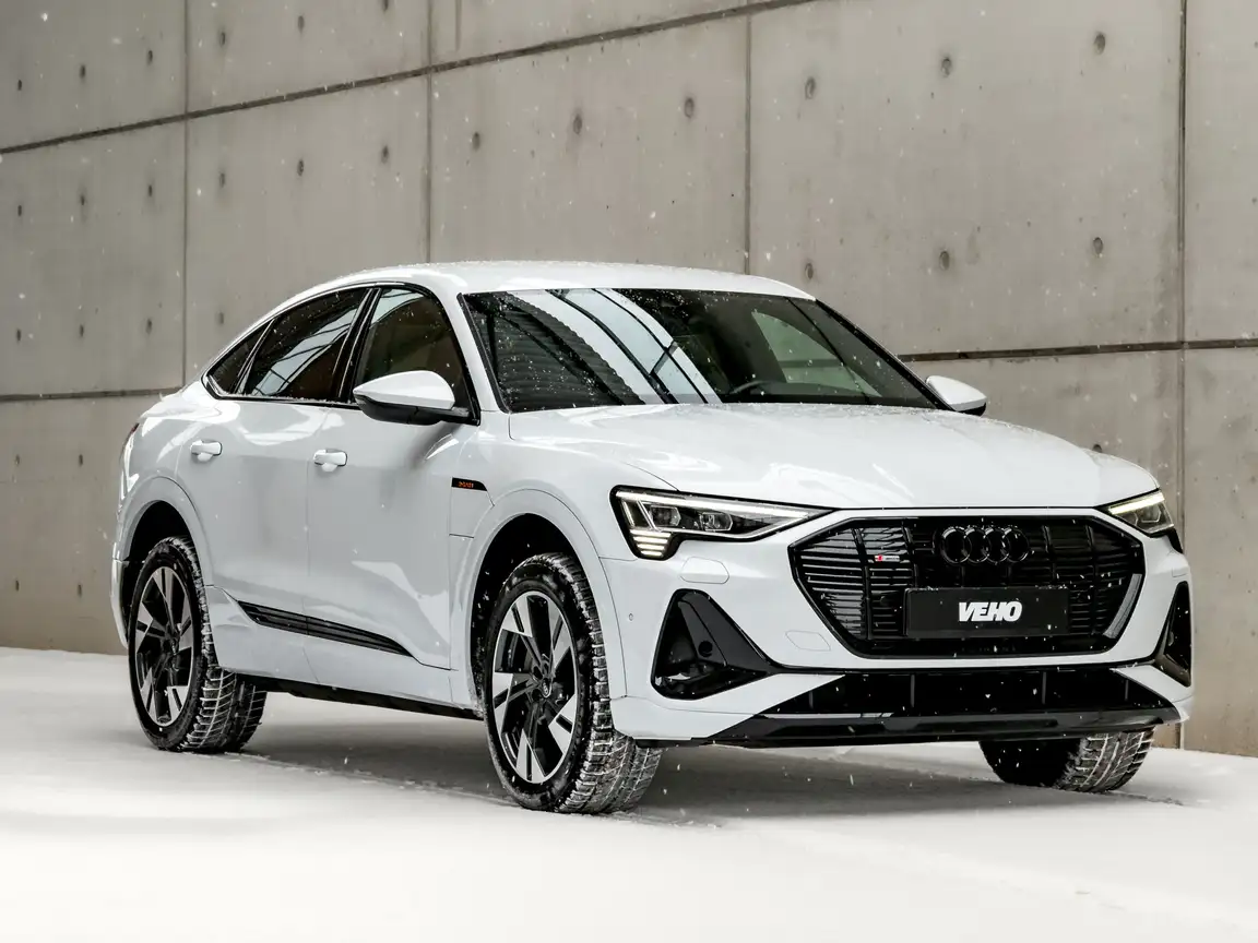 AUDI E-TRON