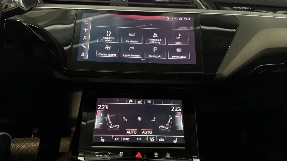 AUDI E-TRON