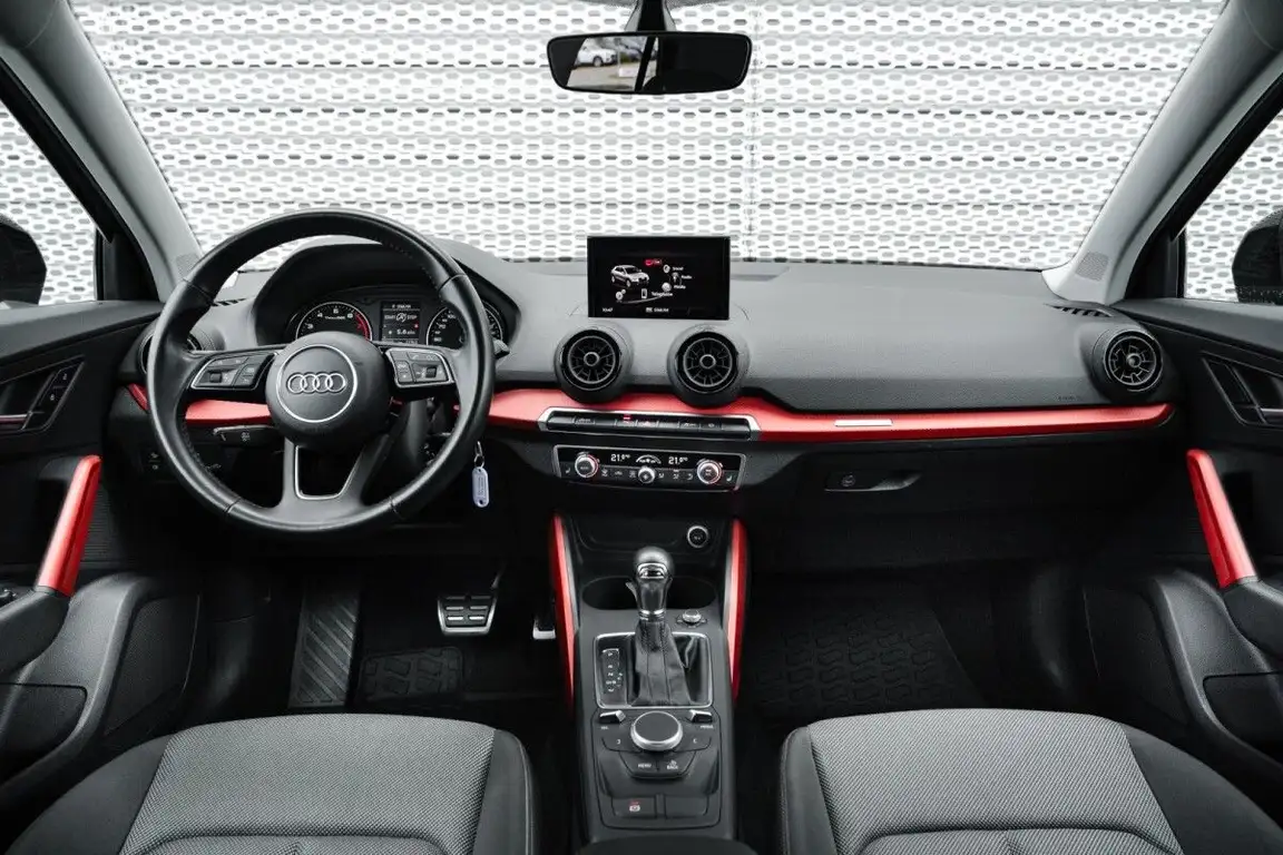 AUDI Q2