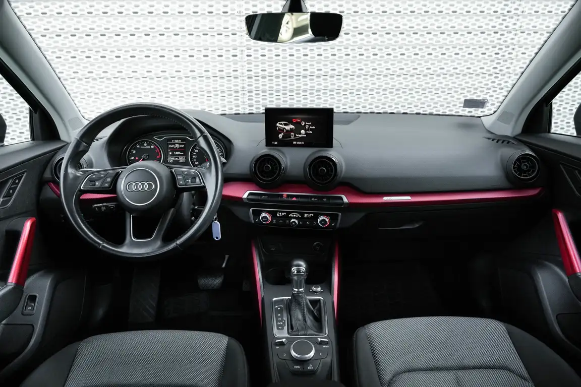 AUDI Q2