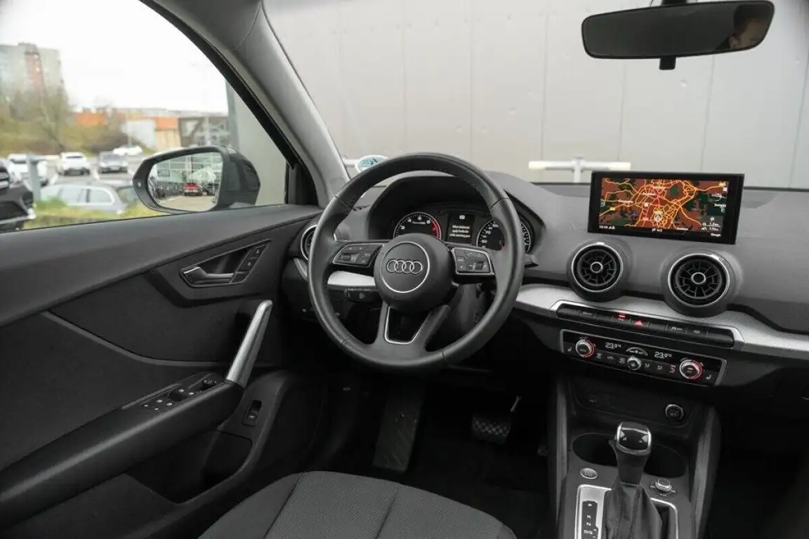 AUDI Q2